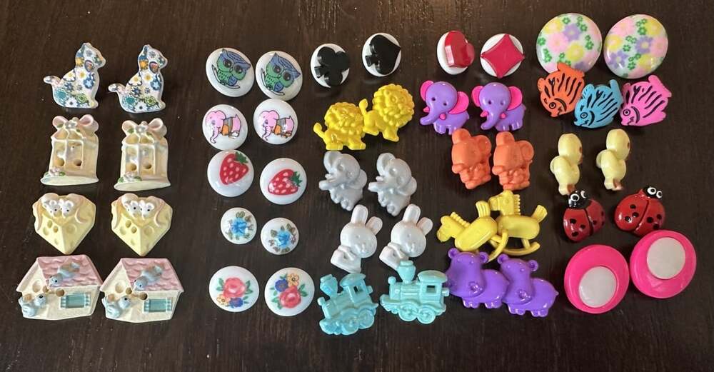 Huge Lot Vintage Sewing Buttons Bagged Novelty Animal Plastic Shank Craft Repair